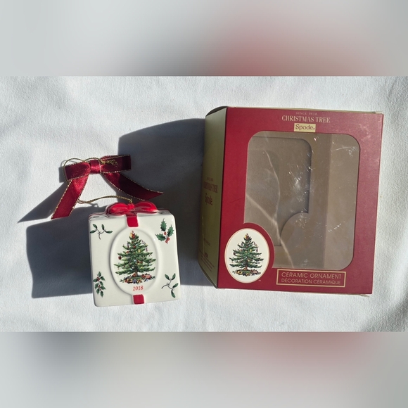 Spode Other - Spode Christmas Tree Ceramic Ornament - Red and Green
